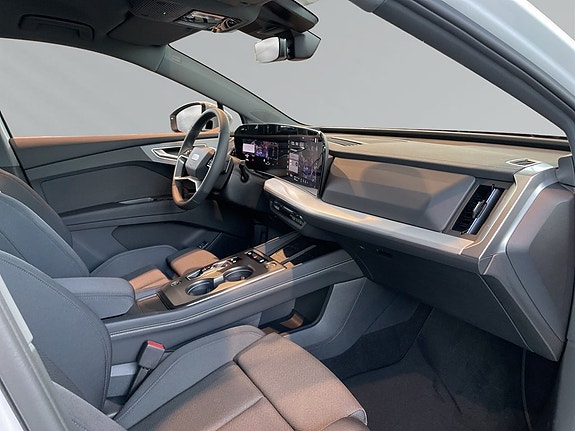 Audi Q4 e-tron 9 of 11