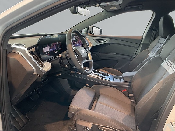 Audi Q4 e-tron 5 of 11