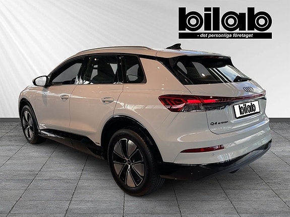 Audi Q4 e-tron 3 of 11
