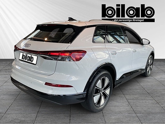 Audi Q4 e-tron 4 of 11
