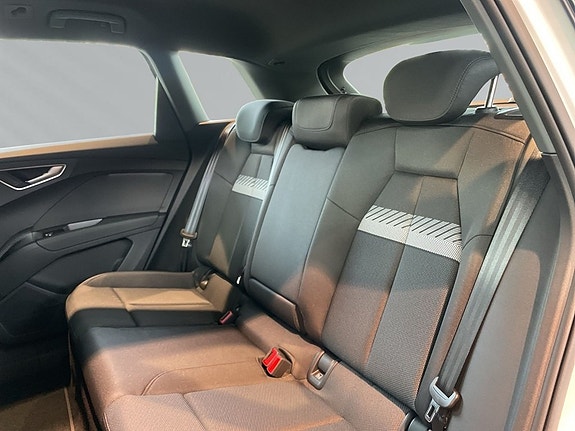 Audi Q4 e-tron 8 of 11