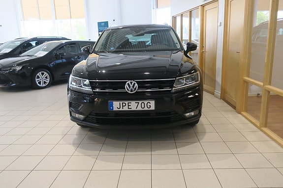 Volkswagen Tiguan 3 of 17