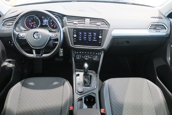 Volkswagen Tiguan 6 of 17