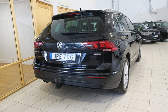 Volkswagen Tiguan 4 of 17