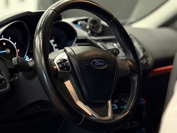 Ford Fiesta 14 of 23