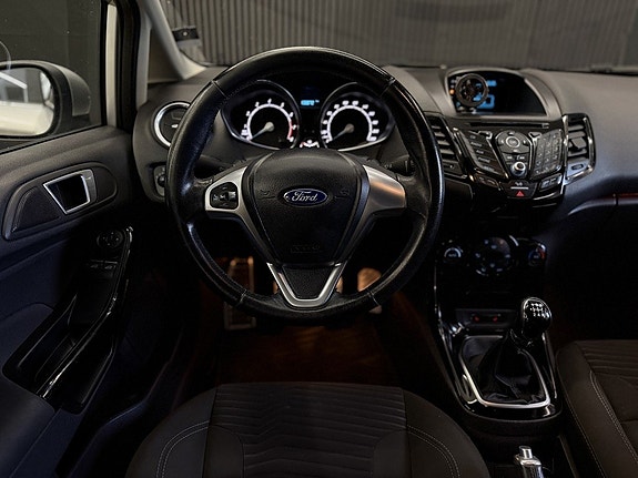Ford Fiesta 17 of 23