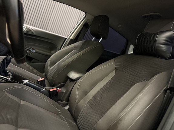 Ford Fiesta 13 of 23