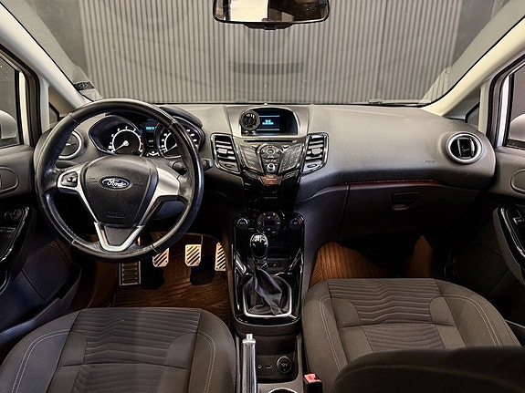 Ford Fiesta 16 of 23