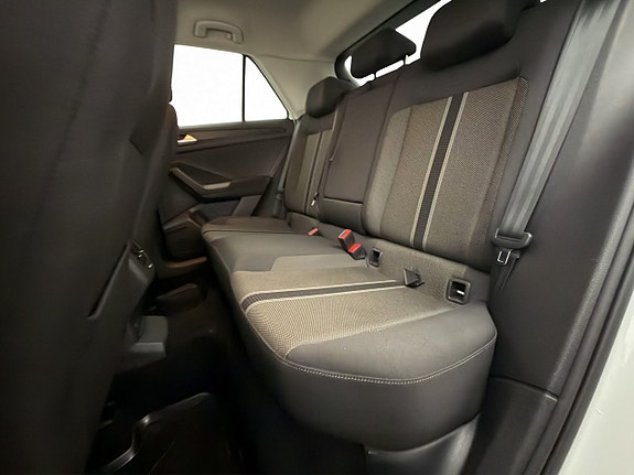 Volkswagen T-Roc 25 of 30