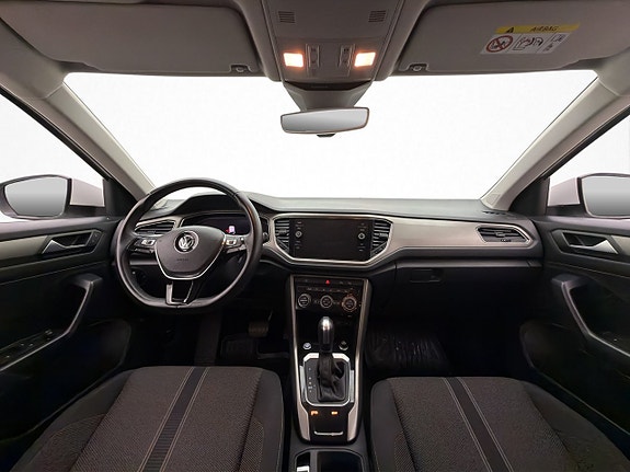 Volkswagen T-Roc 14 of 30