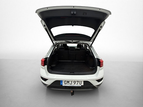 Volkswagen T-Roc 8 of 30