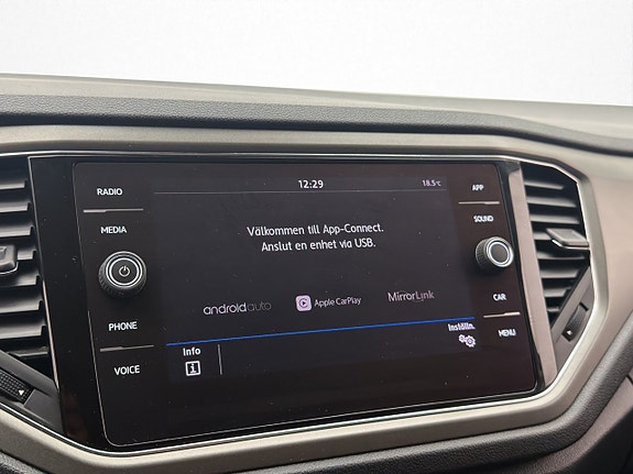 Volkswagen T-Roc 20 of 30