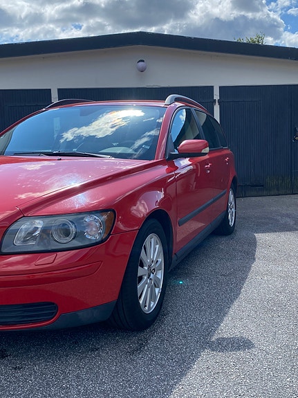 Volvo V50 2 of 7