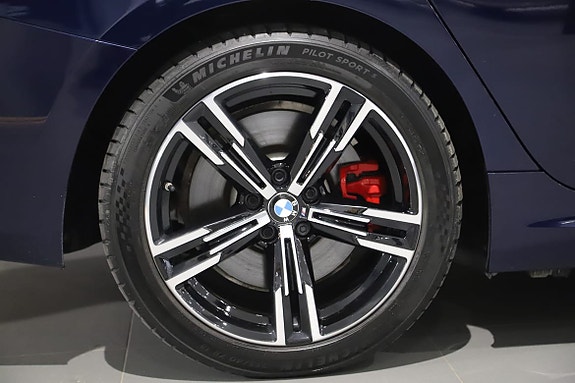BMW 330e 9 of 12