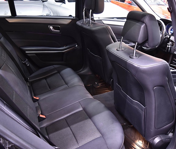 Mercedes-Benz E220 21 of 22