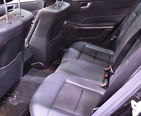 Mercedes-Benz E220 20 of 22
