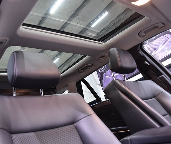 Mercedes-Benz E220 16 of 22