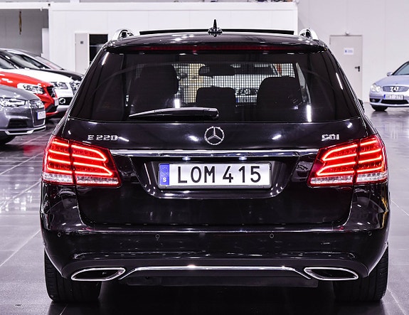Mercedes-Benz E220 10 of 22