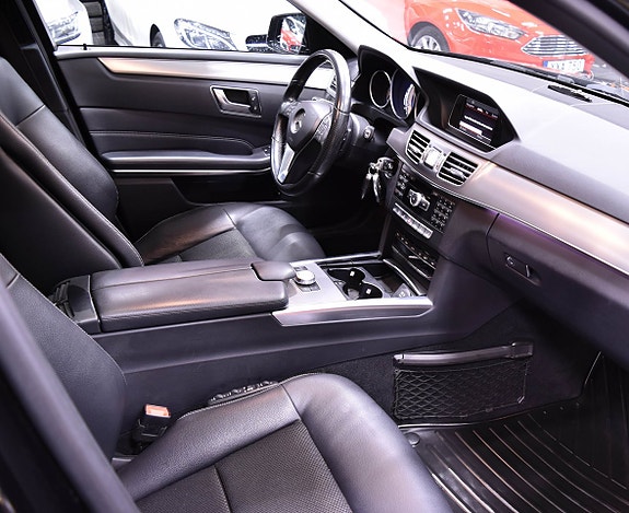 Mercedes-Benz E220 19 of 22