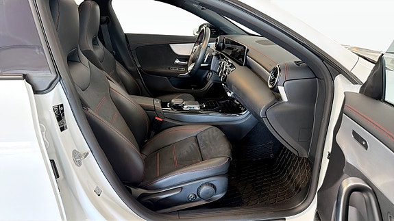 Mercedes-Benz CLA200 3 of 24