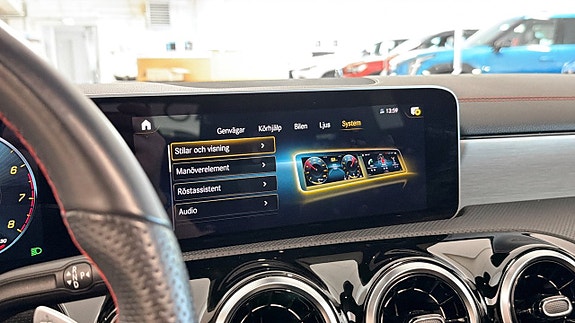 Mercedes-Benz CLA200 18 of 24
