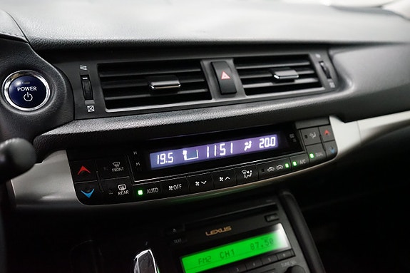 Lexus CT200h 16 of 16