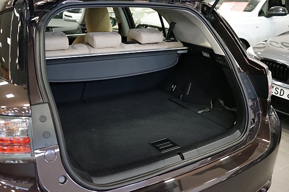 Lexus CT200h 14 of 16