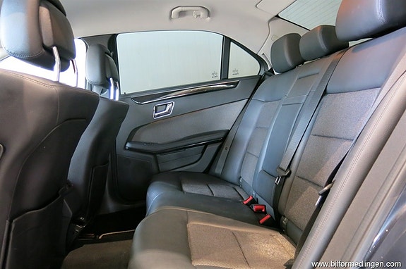 Mercedes-Benz E220 11 of 17