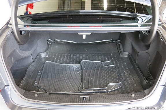 Mercedes-Benz E220 12 of 17