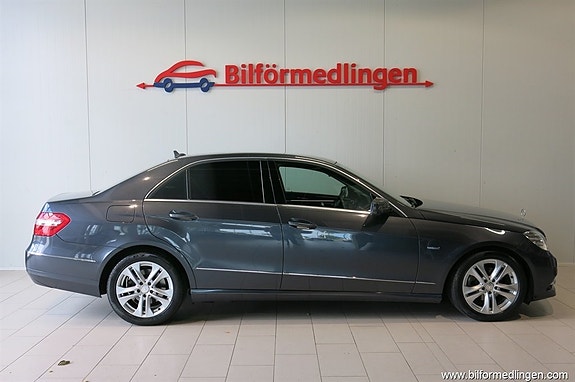 Mercedes-Benz E220 2 of 17