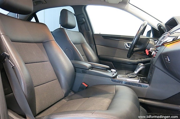 Mercedes-Benz E220 8 of 17