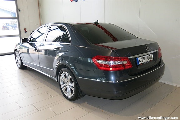 Mercedes-Benz E220 6 of 17