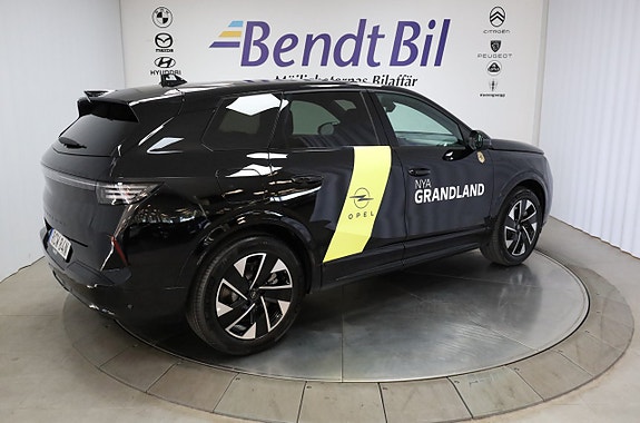 Opel Grandland X 12 of 25
