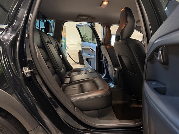 Volvo XC70 11 of 21