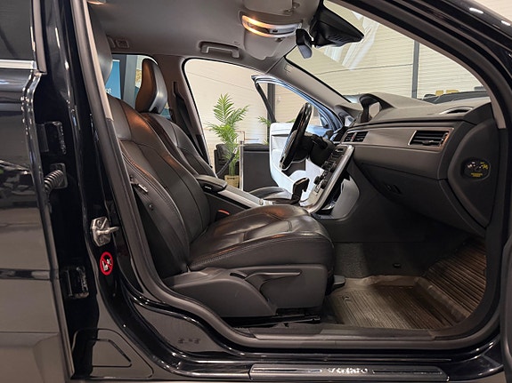Volvo XC70 13 of 21