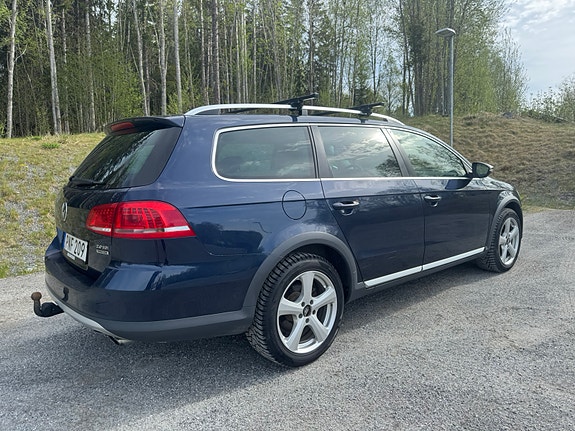 Volkswagen Passat Alltrack 4 of 7
