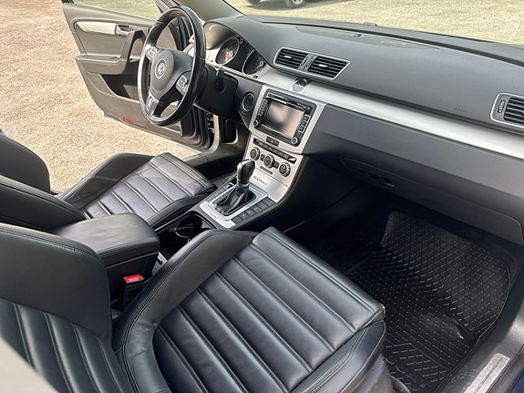 Volkswagen Passat Alltrack 5 of 7