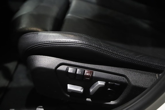 BMW 330d 5 of 14