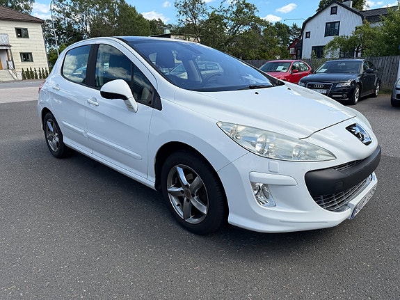 Peugeot 308 8 of 15