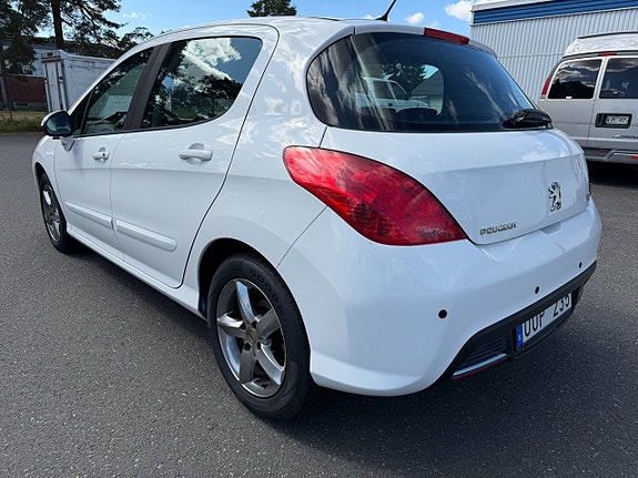 Peugeot 308 4 of 15