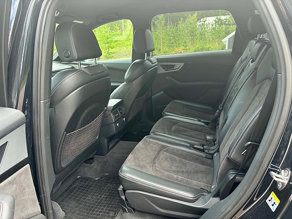 Audi Q7 7 of 10