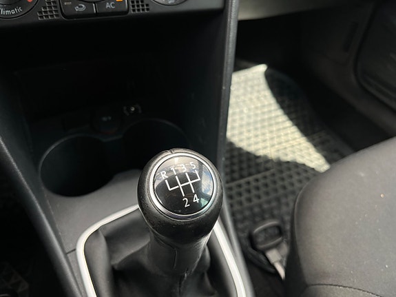 Volkswagen Polo 13 of 23