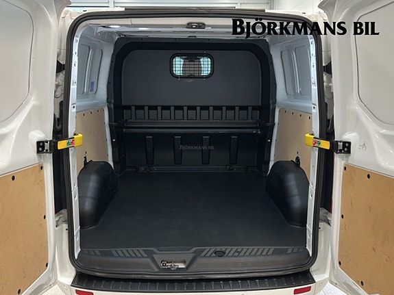 Ford Transit Custom 14 of 16