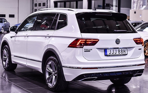 Volkswagen Tiguan Allspace 7 of 22