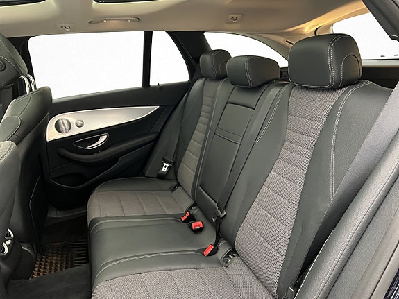 Mercedes-Benz E300 de 18 of 30