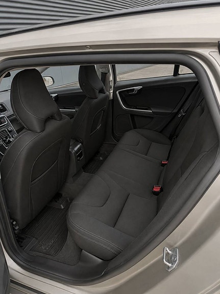 Volvo V60 8 of 13