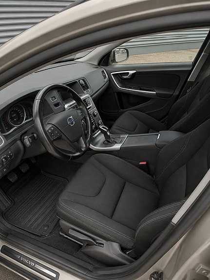 Volvo V60 6 of 13
