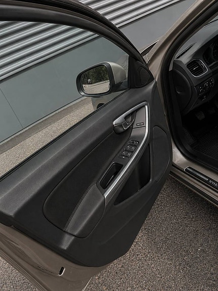 Volvo V60 7 of 13