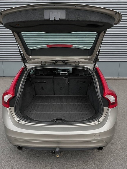 Volvo V60 9 of 13