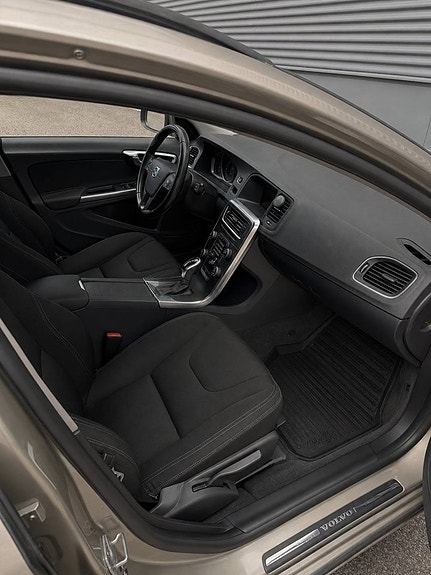 Volvo V60 10 of 13